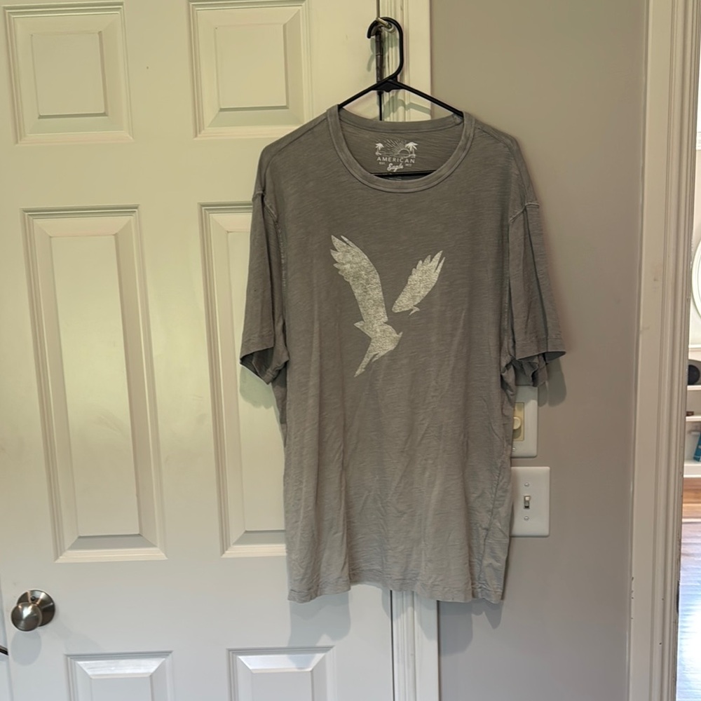 American Eagle Outfitters Gray Short Sleeve Tee
